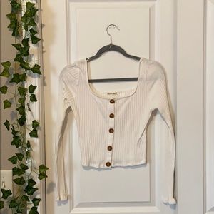 White buttoned crop top!